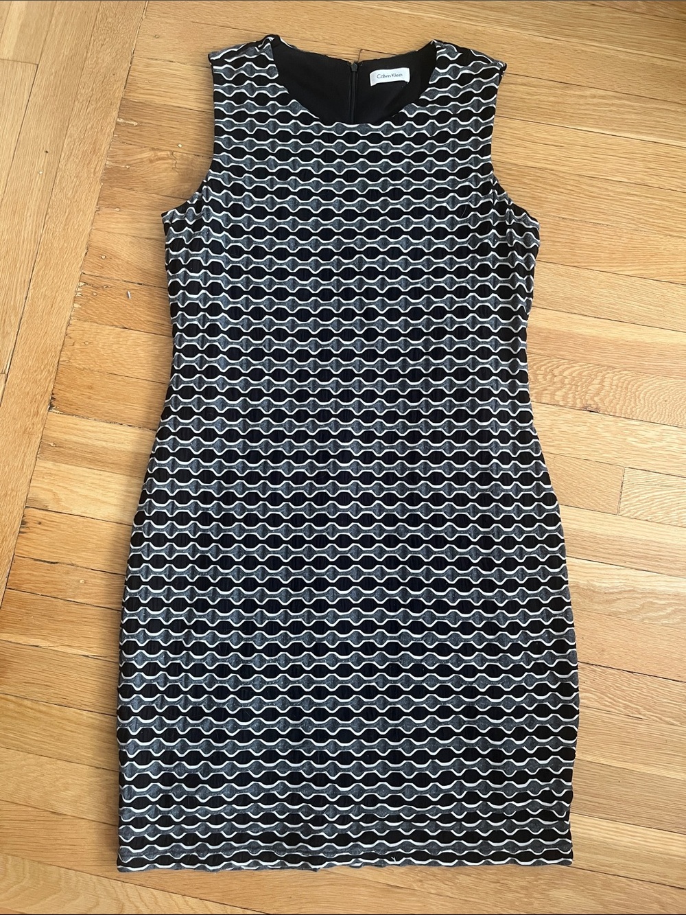 Calvin Klein Black & White Wave-Pattern Sheath Mini Dress